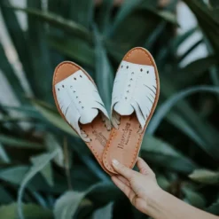 Bearpaw Women's Rosa Sandals -Run Life Style GUEST 87499fd1 30eb 41f7 bbb3 c10e6853fd03